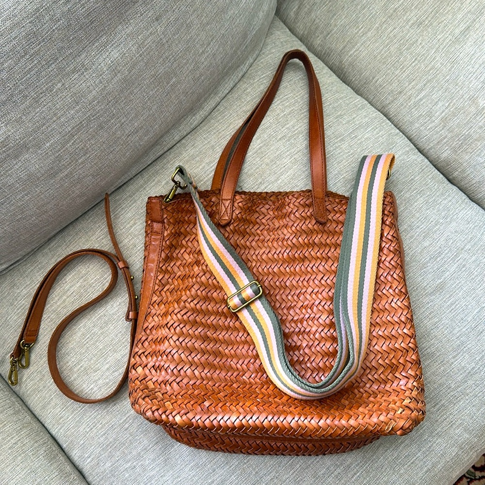 Madewell brown medium woven transport bag with extra strap